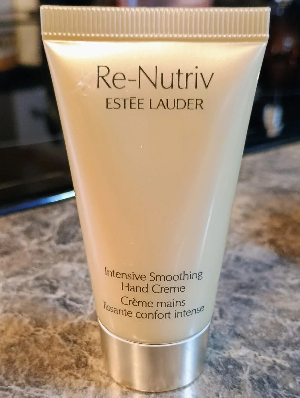Estee Lauder Re-Nutriv Intensive hand Creme - Picture 2 of 3